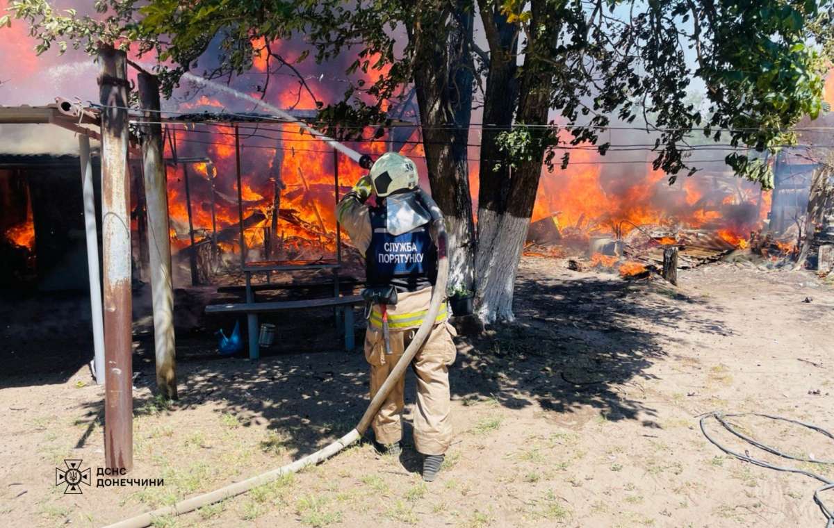 Рятувальники гасили пожежі у Слов'янську та Костянтинівці