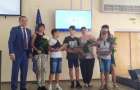В Мариуполе наградили мальчишек, которые спасли девочку от насильника