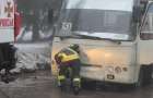 В Покровске спасателям пришлось вытаскивать автобус, застрявший в луже 