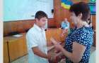 На сессии Добропольского районного совета вручили паспорта юным гражданам Украины