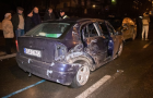 Ночью в Киеве столкнулись три авто
