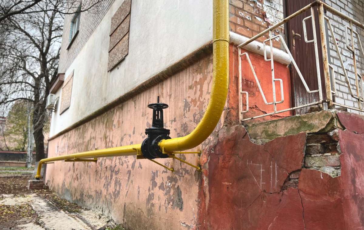У пошкодженій обстрілом багатоповерхівці у Краматорську відновили газопостачання