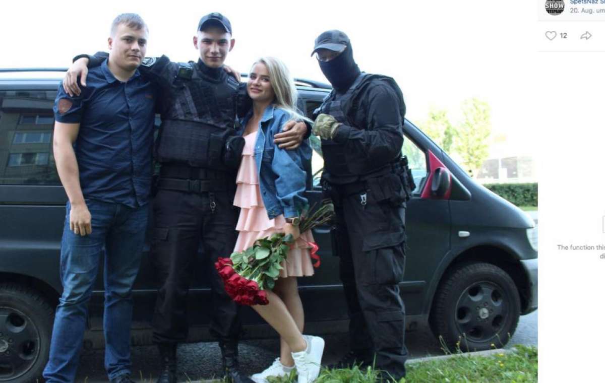 Сначала мужчина арестовал девушку, а затем сделал ей предложение руки и |  ZI.ua