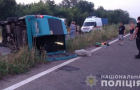 Mercedes перевернулся в Луганской области: девять человек госпитализированы