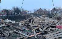 В Доброполье из-под завалов достали тело погибшей женщины