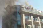 На курорте в Турции пожар в отеле заставил отдыхающих выпрыгивать из окон