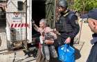 Спасатели эвакуируют людей из Святогорской громады