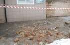 МЧС: «Выплевывающий» кирпичи дом в Константиновке таки аварийный
