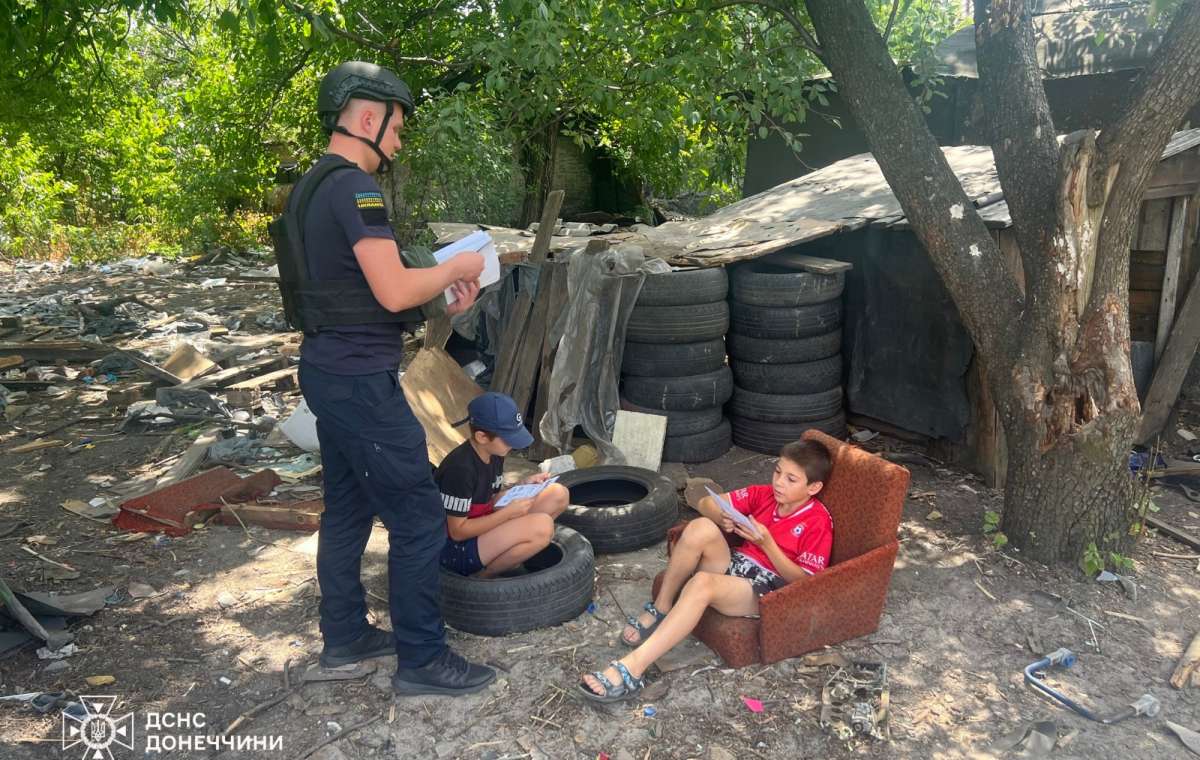 В шести населенных пунктах Донецкой области ввели принудительную эвакуацию детей