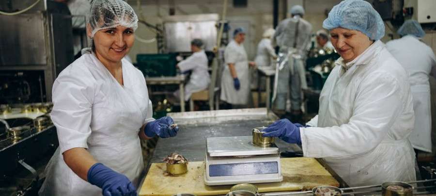 Інтеррибфлот та Андрій Чуклін: Як створюються найкращі рибні консерви України