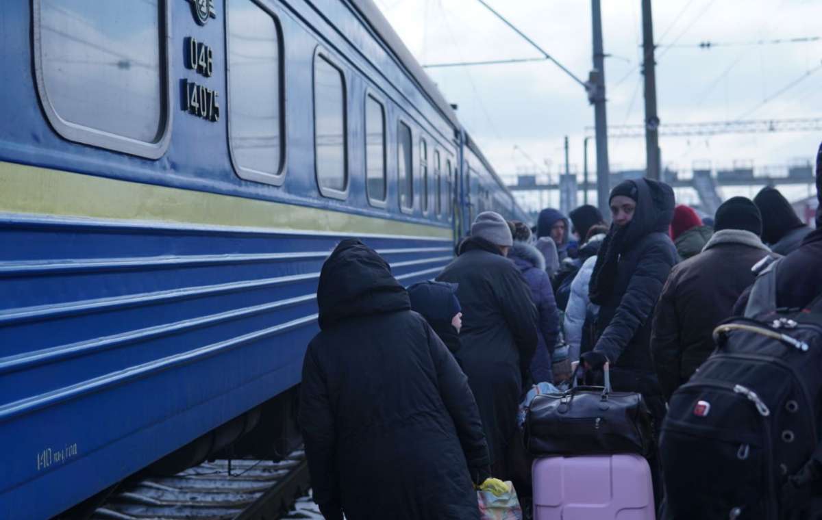 Список эвакуационных поездов на завтра из Краматорска и Лозовой