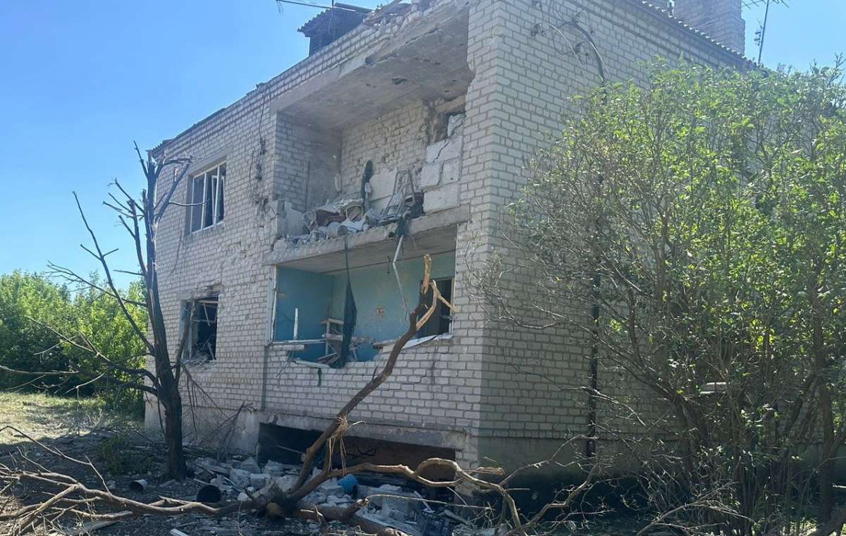 Сегодня под обстрел попали три района области: В Ильиновке под завалами погиб переселенец