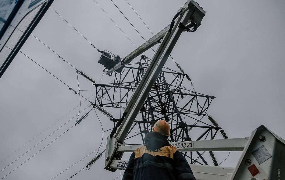 В Украине выросла нагрузка на электросети: в областях введены лимиты