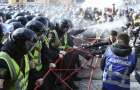 Более 20 полицейских пострадали в ходе стычек с активистами «Нацкорпуса» в Черкассах