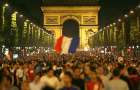 В Париже прошел карнавал, посвященный Евро-2016