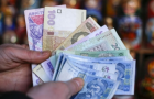 Майские выплаты некоторым категориям украинцев перенесены на август