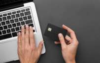 Кого из украинцев касаются новые ограничения при переводах от ПриватБанка