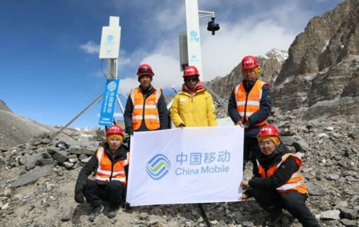 На Эвересте Huawei совместно с китайскими компаниями завершила установку 5G 