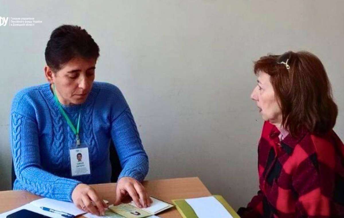 Сколько в октябре платят получателям соцвыплат в Донецкой области