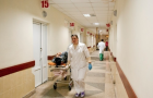 В клинике Праги пациент открыл стрельбу