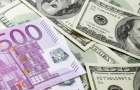 Украинцы массово продают валюту: в чем причина?