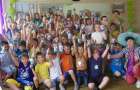 В Светлодарске для детей организовали летнее оздоровление в пришкольном лагере