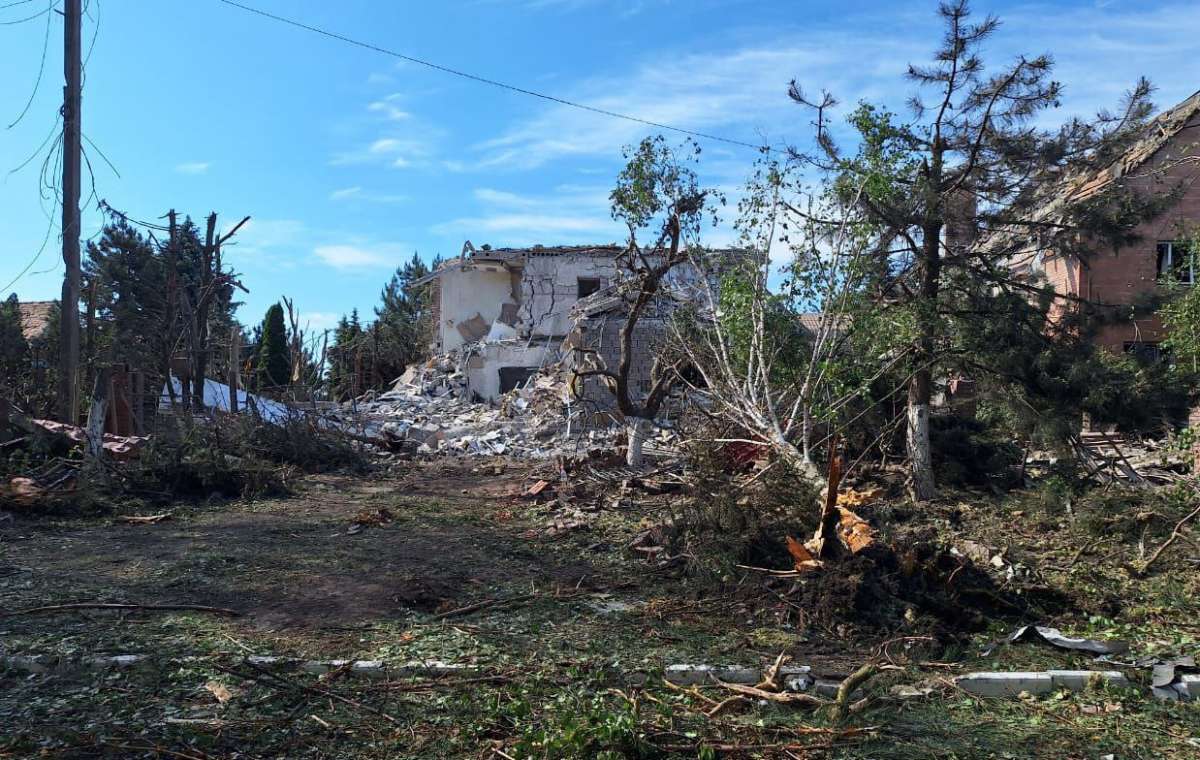 По Костянтинівці били з артилерії, пошкоджено будинки: Зведення по обстрілах
