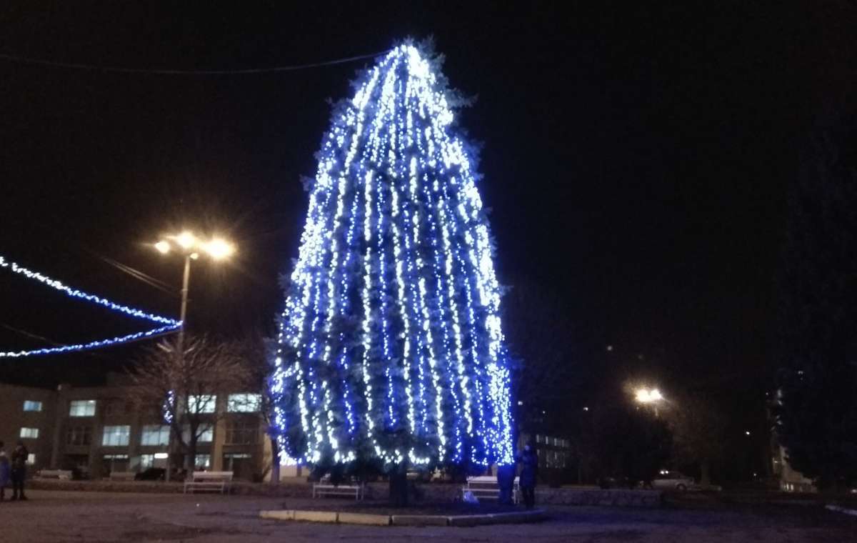 В Дружковке зажгли новогоднюю елку