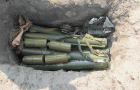 В Луганской области пограничники нашли большой схрон с боеприпасами