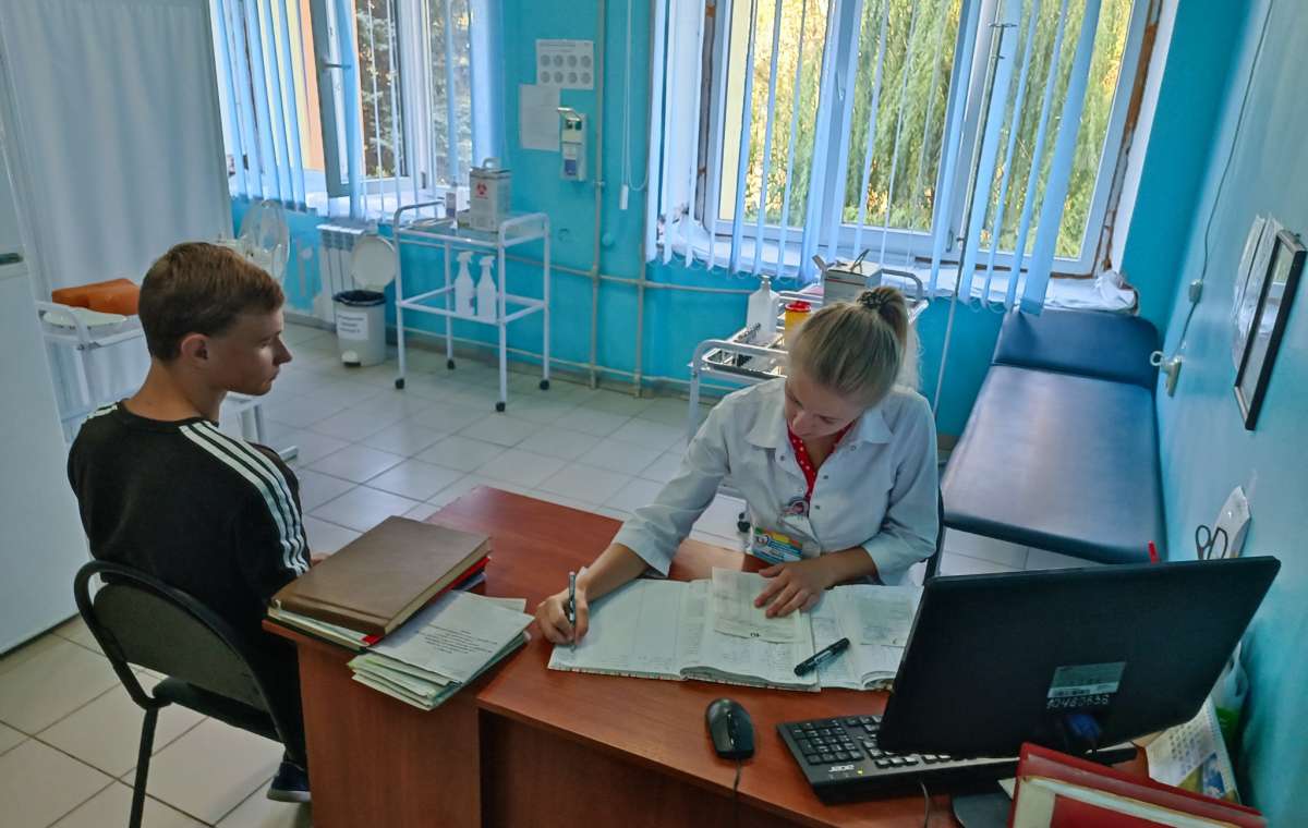 Центр первичной медико-санитарной помощи в Константиновке приостановил работу, но пациенты могут напрямую связаться с врачами