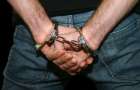 Честный преступник: В Курахово мужчина ограбил приезжего и раздал долги