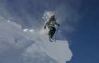 Рожденный в рубашке: Американский горнолыжник остался жив после падения с 40-метровой скалы