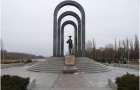 За памятниками в Покровске теперь будут официально присматривать закрепленные предприятия