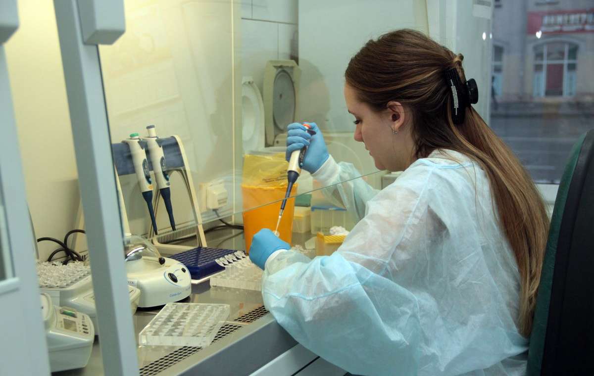 В Донецкой области приступают к исследованиям методом ПЦР больных коронавирусом