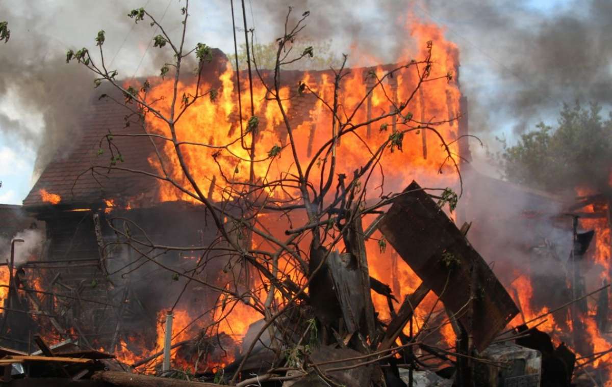 В Константиновке при пожаре в частном доме погибла женщина