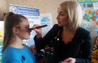 Мастер визажа провела урок для школьников Покровска и Покровского района в местном центре занятости