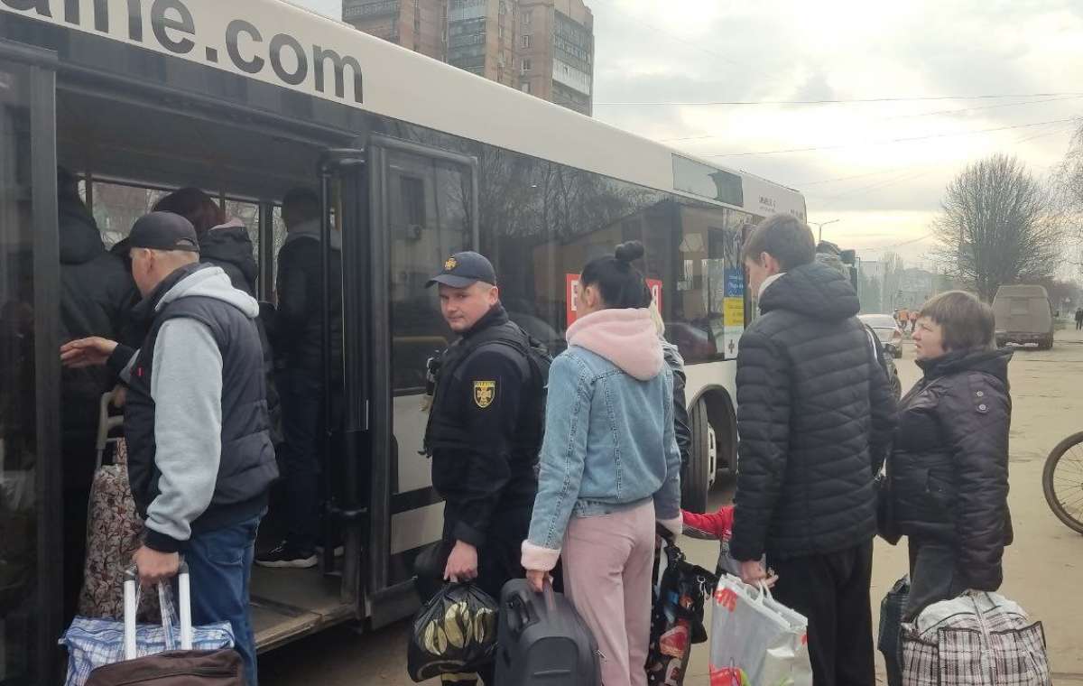 Евакуація з Костянтинівки: Сьогодні виїхали 12 осіб