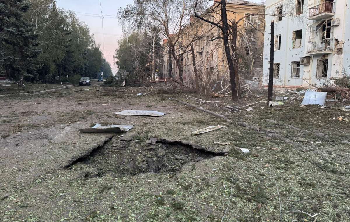 Сегодня ночью по центру Краматорска армия РФ ударила тремя авиабомбами: 9 раненых