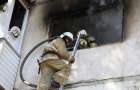 Мужчину из огня и дыма в Бахмута спасли пожарные 
