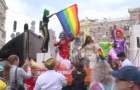 Под Радой митингуют противники ЛГБТ-маршей