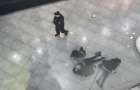 В ТРЦ Москвы девушки упали с 3-го этажа во время селфи. Видео