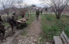 Дві доби під вогнем: на Костянтинівському напрямку бійці пронесли пораненого 12 кілометрів