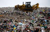 На оккупированную Донетчину свозят мусор: накопилось более 3 млн тонн