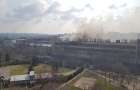В Харькове загорелся завод