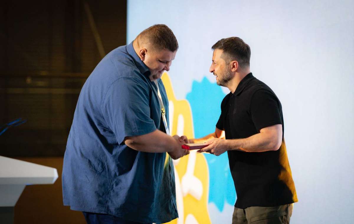 Президент отметил газовика из Константиновки государственной наградой