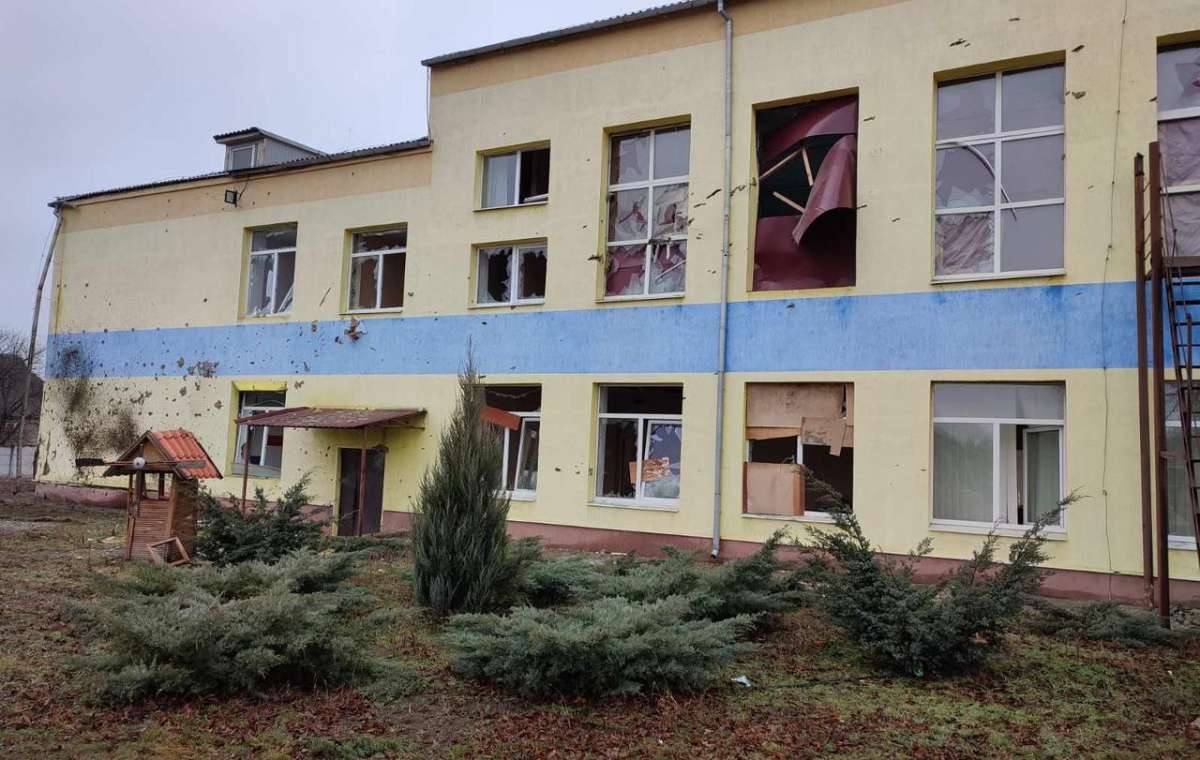 Росіяни обстріляли школу в Іванопіллі