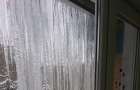 Huge icicles and fallen trees: bad weather in Donetsk