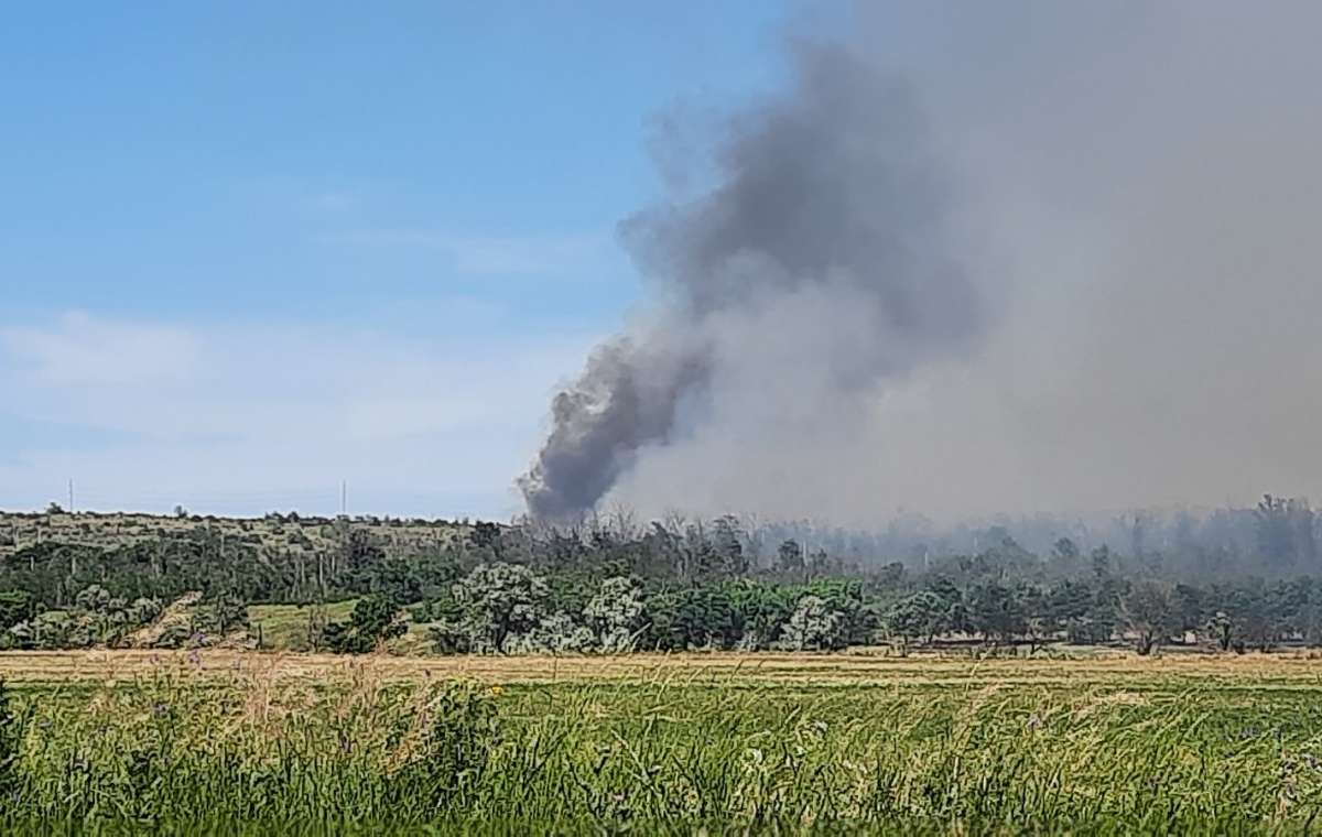 Клубы дыма на выезде из Константиновки: что горело