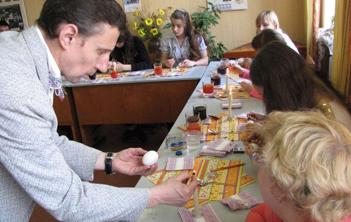 Константиновцев научит искусству росписи один из лучших мастеров Украины