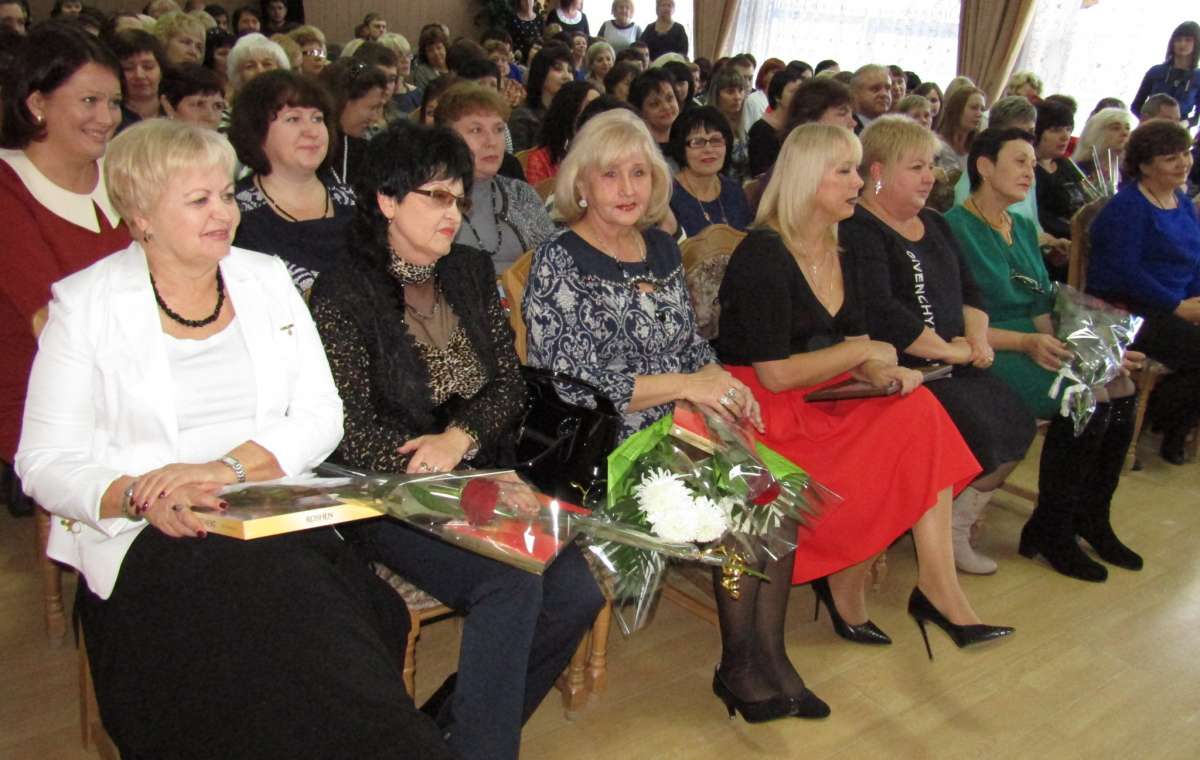 Соцработников Покровска поздравили с профессиональным праздником
